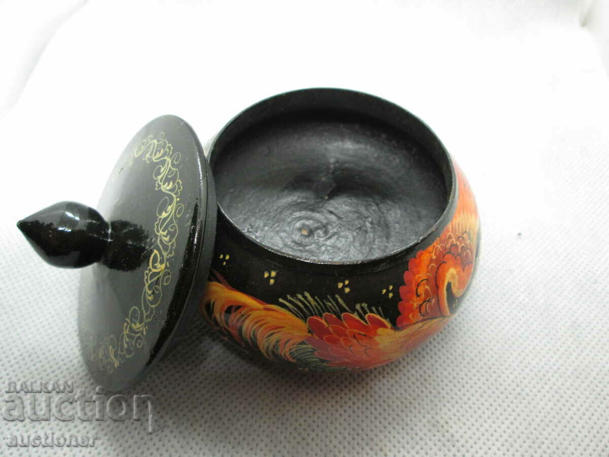 Delivery of RUSSIAN HAND PAINTED RUSSIAN LAK-KHOHLOMA BOX