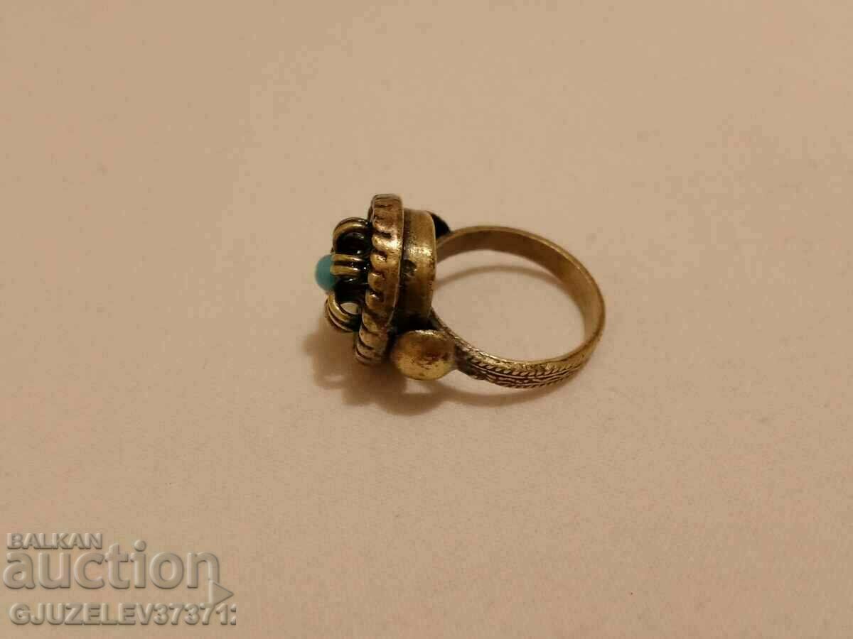 Licitație Inel de dama in stil renascentist