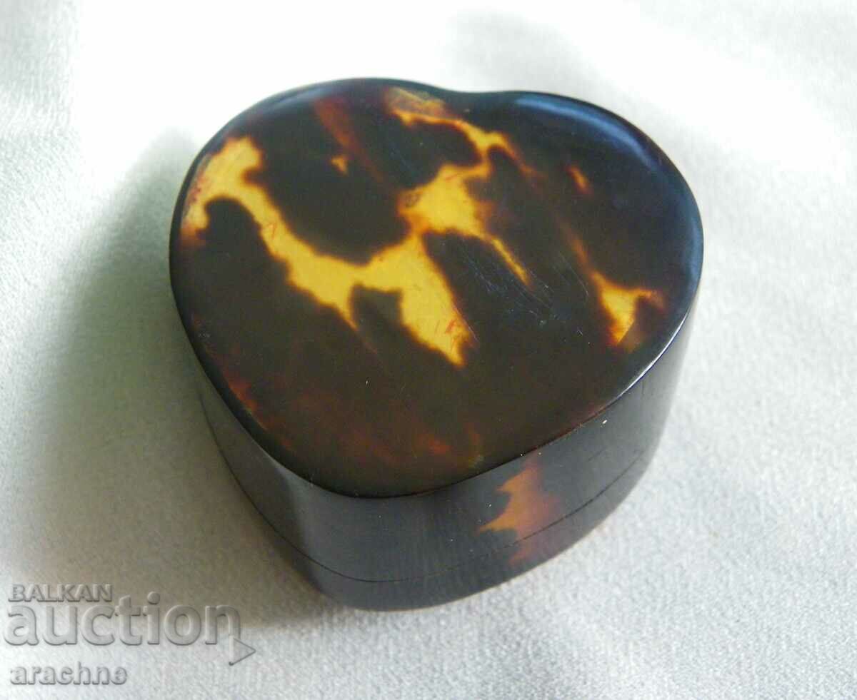 Delivery of Tortoise shell jewelry, France, Art Deco Delivery of Tortoise shell jewelry, France, Art Deco