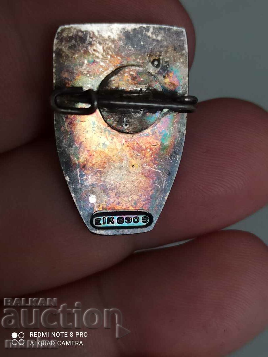 Delivery of Military Silver Marksmanship Record Badge Delivery of Military Silver Marksmanship Record Badge