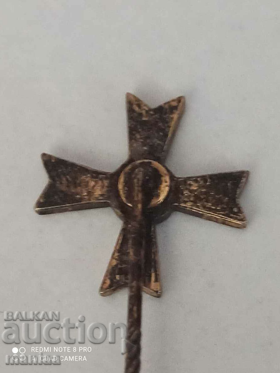 Delivery of Military silver badge with enamel and gilt Delivery of Military silver badge with enamel and gilt