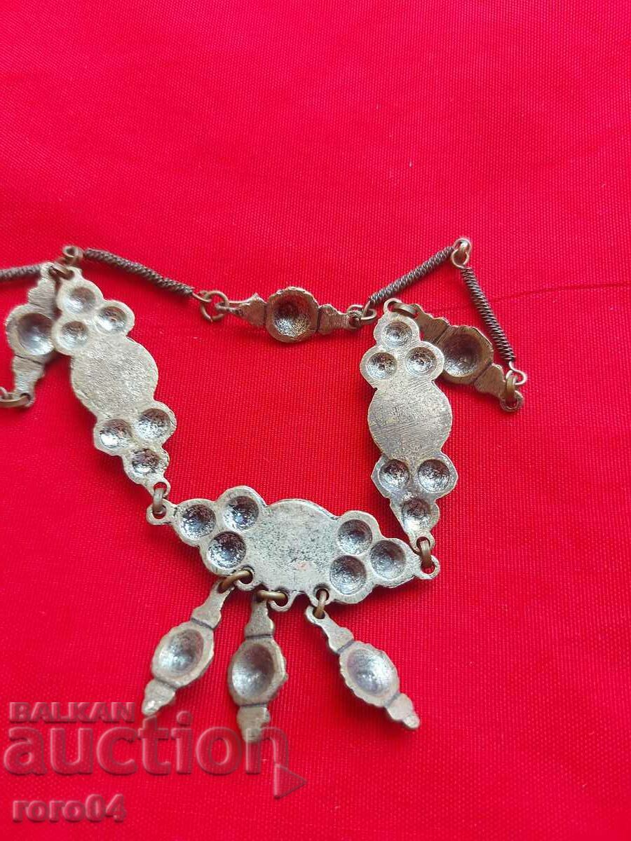 JEWELERY - OLD - 5 JEWELERY - OLD - 5