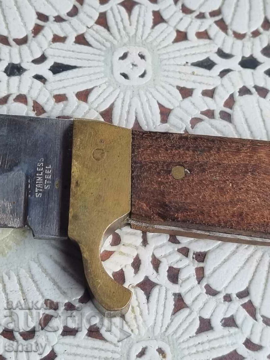 Auction An old knife Auction An old knife