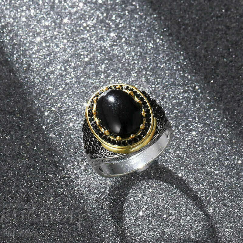 Inel barbatesc cu onix, placat cu argint cu preț 29.00 BGN | € 14.83 Inel barbatesc cu onix, placat cu argint cu preț 29.00 BGN | € 14.83