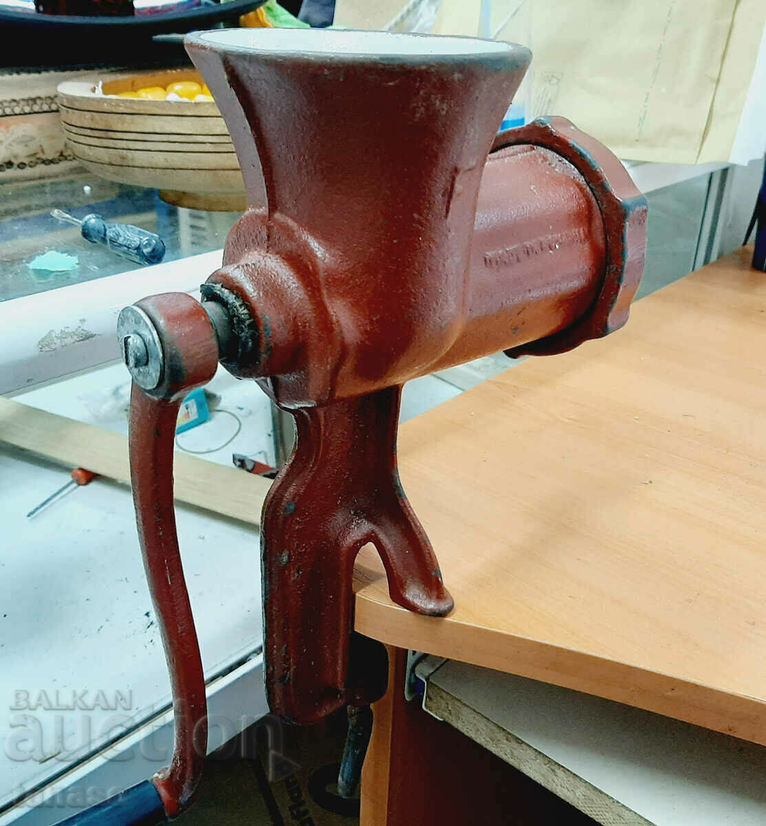 Old Romanian cast iron meat grinder (7.5) - 7