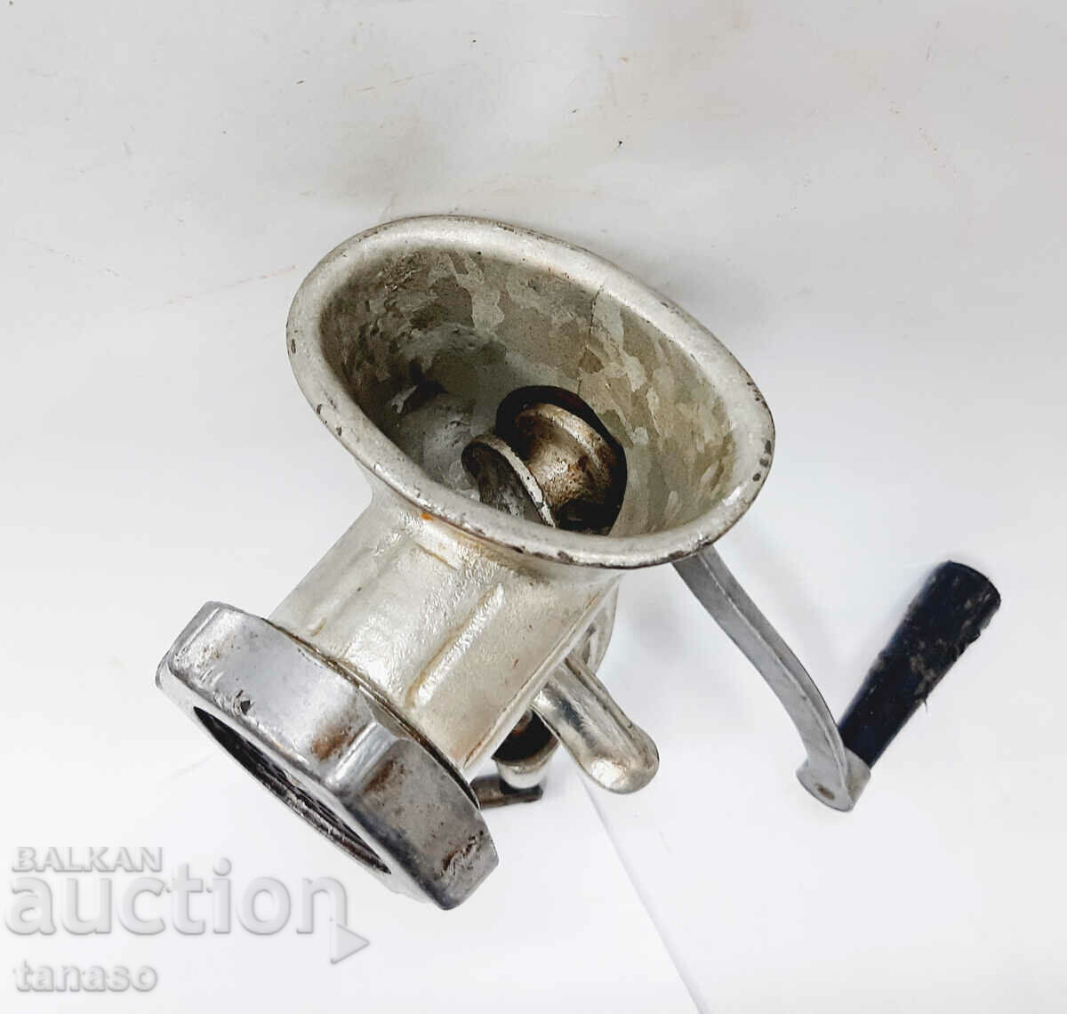 Old Russian meat grinder (7.5) with price 30.00 BGN | € 15.34 Old Russian meat grinder (7.5) with price 30.00 BGN | € 15.34