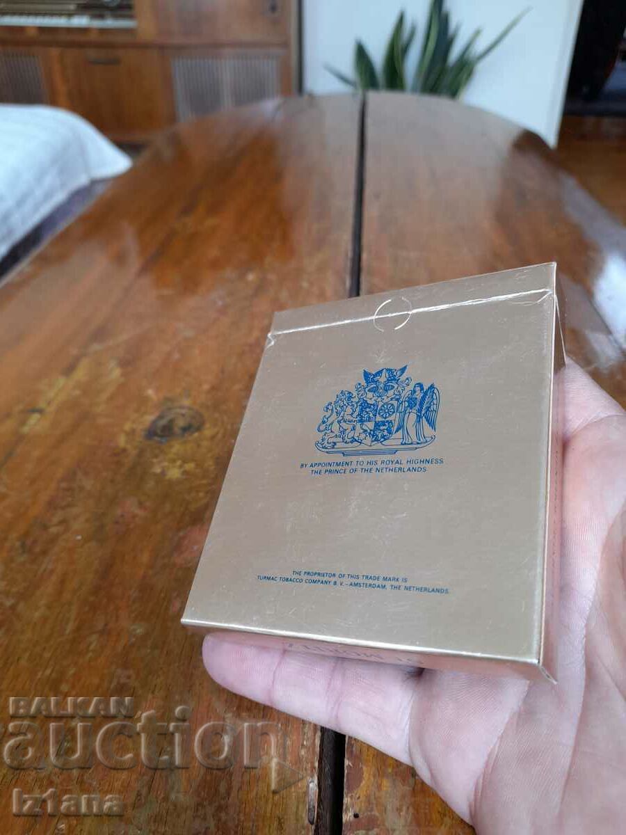 Ένα παλιό κουτί τσιγάρα St. Moritz με τιμή 22.00 BGN | € 11.25