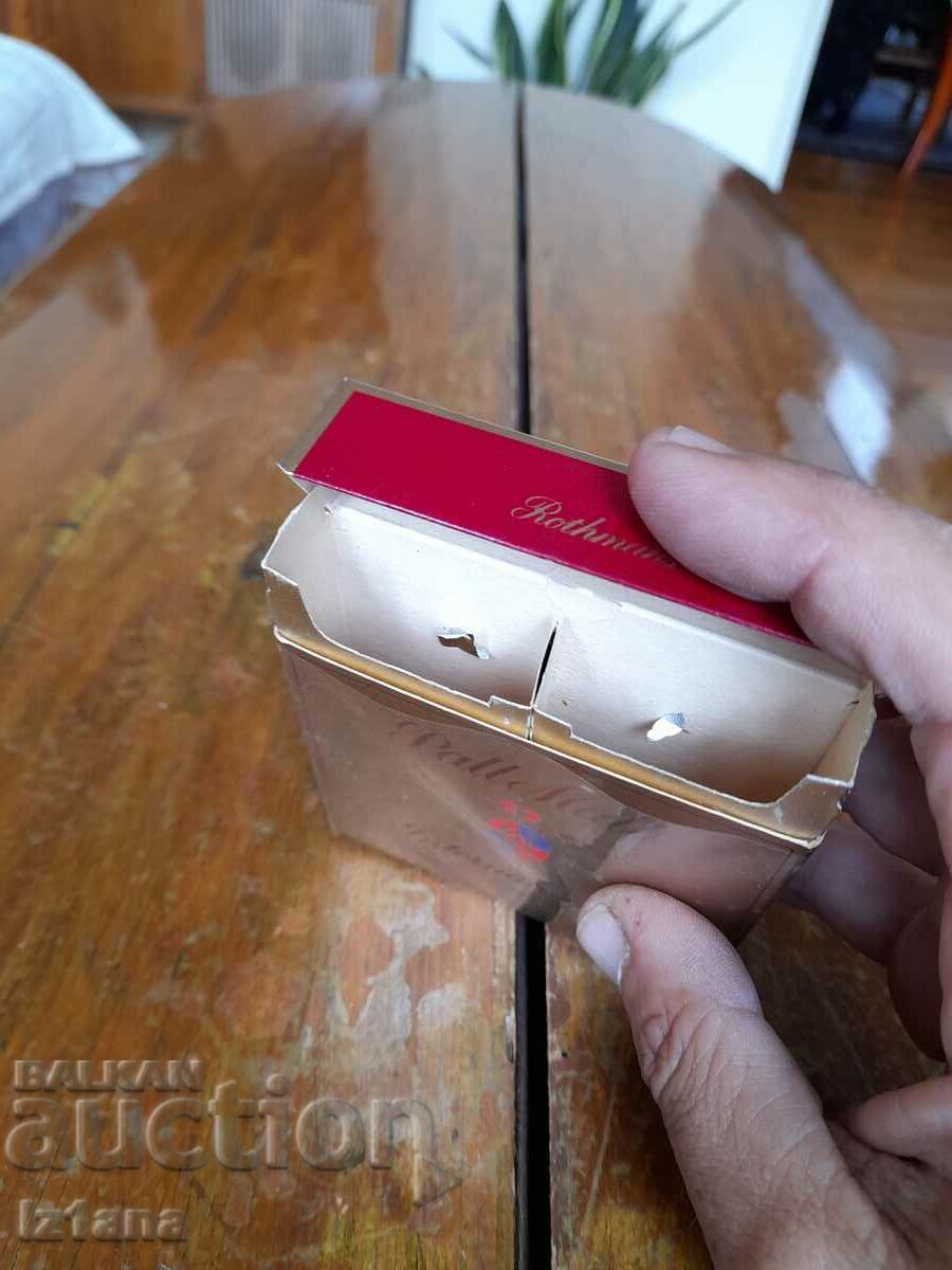 Auction An old Pall Mall cigarette box Auction An old Pall Mall cigarette box