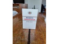 O cutie veche de țigări Muratti