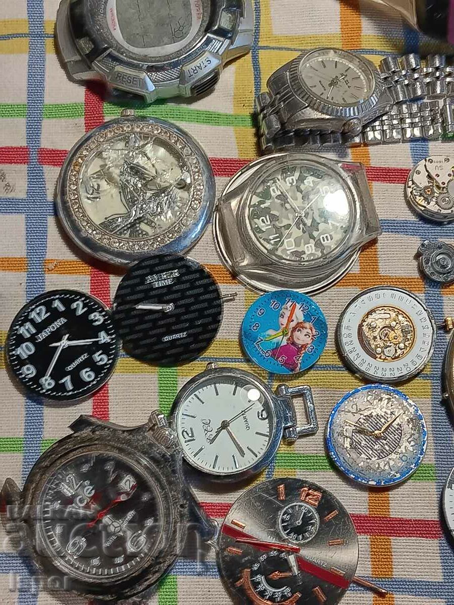 Clocks and movements with price 9.00 BGN | € 4.60 Clocks and movements with price 9.00 BGN | € 4.60