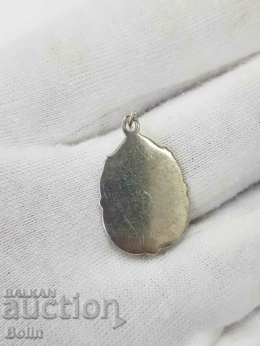 Delivery of A rare 19th century silver painted enamel European medallion.