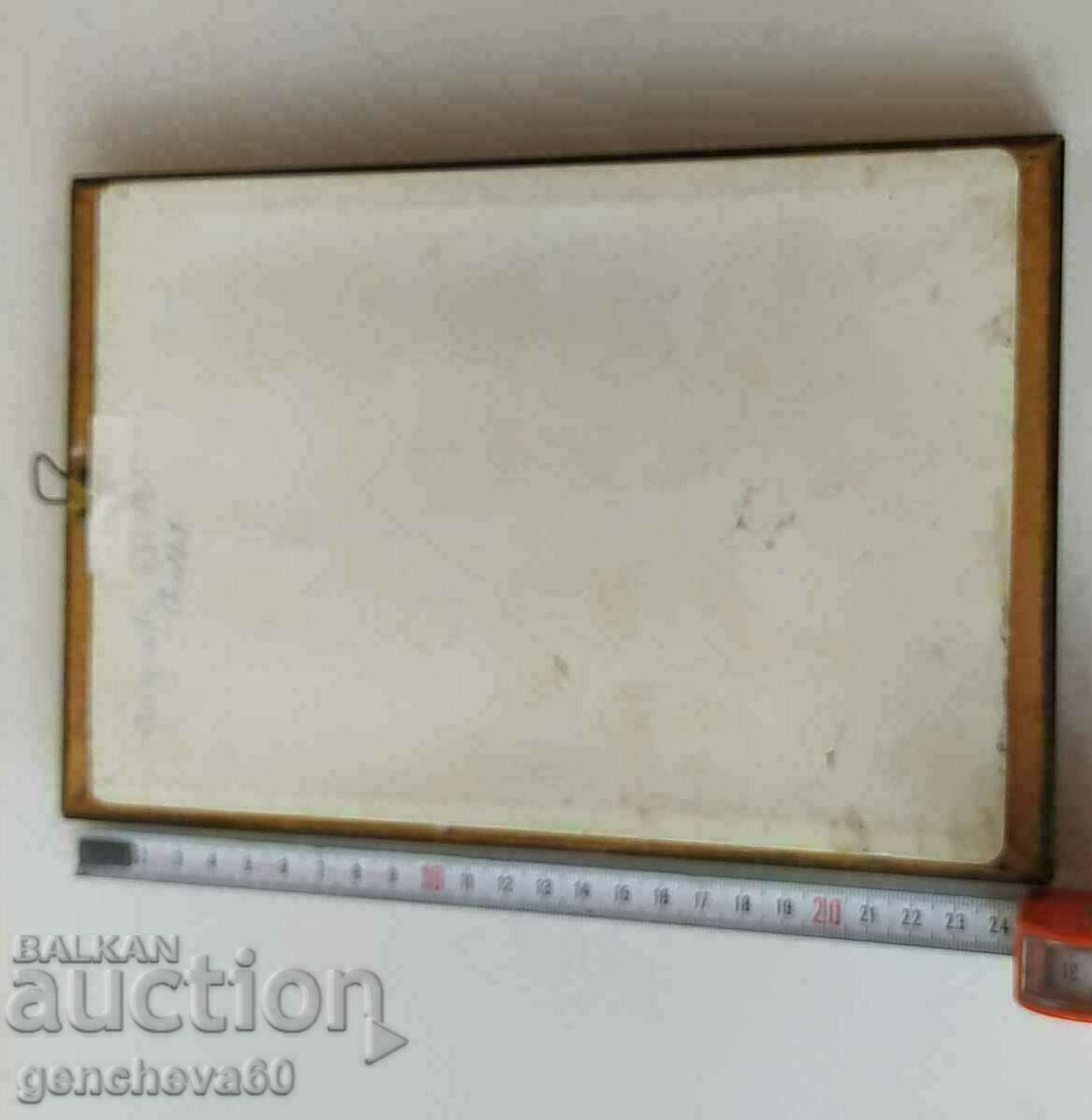 A very old framed photograph of children - 5