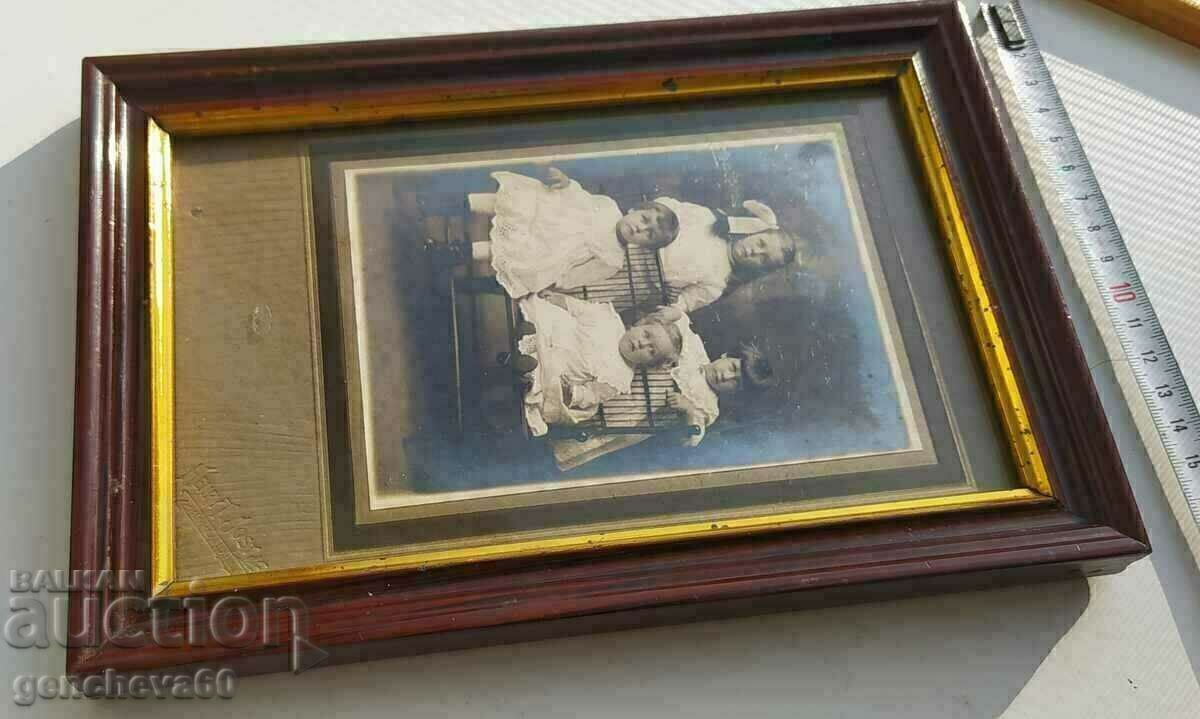 Fotografie veche înrămată, anii '20/'30, cu copii - 7