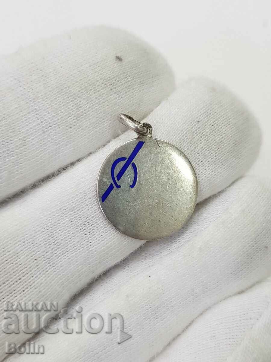 Licitație Interesant medalion european emailat din argint din 1932. Licitație Interesant medalion european emailat din argint din 1932.