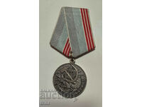 Medalia „Veteran al Muncii” (1974) – mare purtător