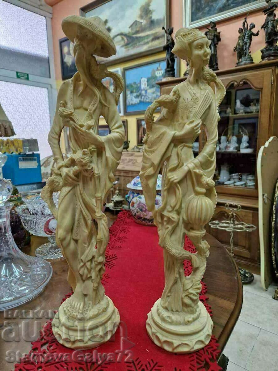 A pair of great Chinese figure figurines