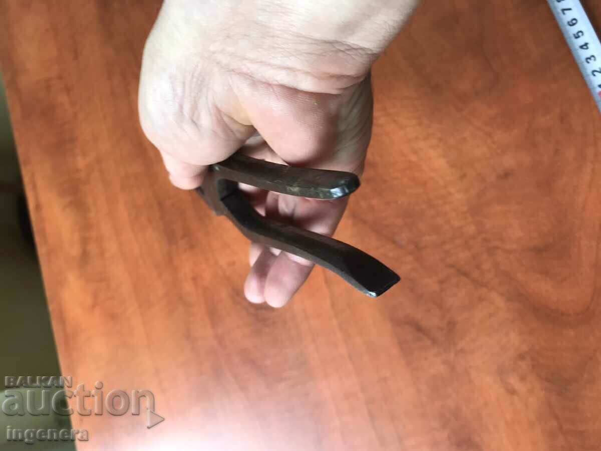 Delivery of PLIERS FORGED FOUNDRY TOOL WITH SCREWDRIVER AND NO CLEARANCE Delivery of PLIERS FORGED FOUNDRY TOOL WITH SCREWDRIVER AND NO CLEARANCE