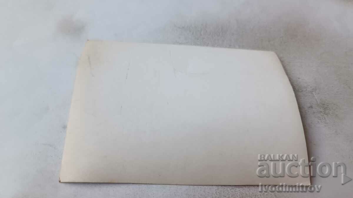 Φωτογραφία Νεαροί άνδρες στην παραλία με τιμή 1.35 BGN | € 0.69 Φωτογραφία Νεαροί άνδρες στην παραλία με τιμή 1.35 BGN | € 0.69