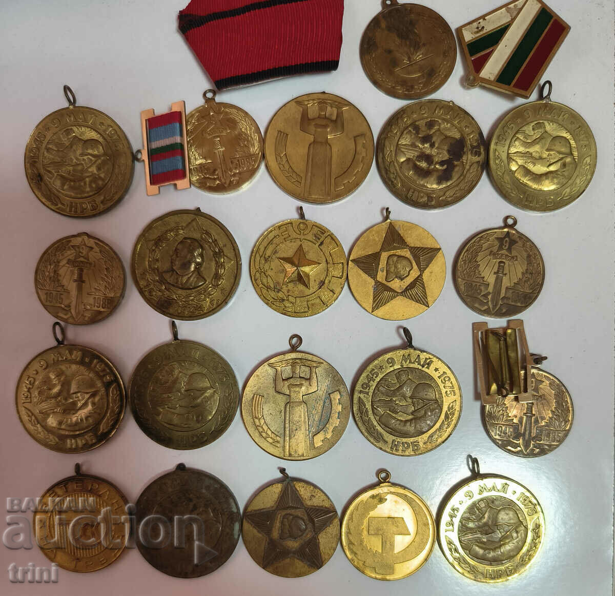 Lot de 21 de medalii
