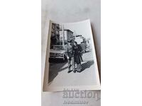 Photo Pleven Voinik and a woman on the street