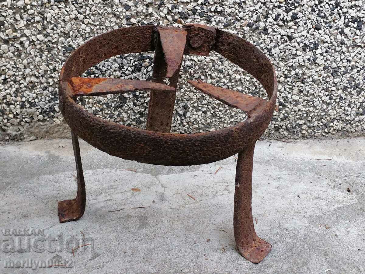 An old wrought iron soot, wrought iron, a primitive pyrosty - 7 An old wrought iron soot, wrought iron, a primitive pyrosty - 7