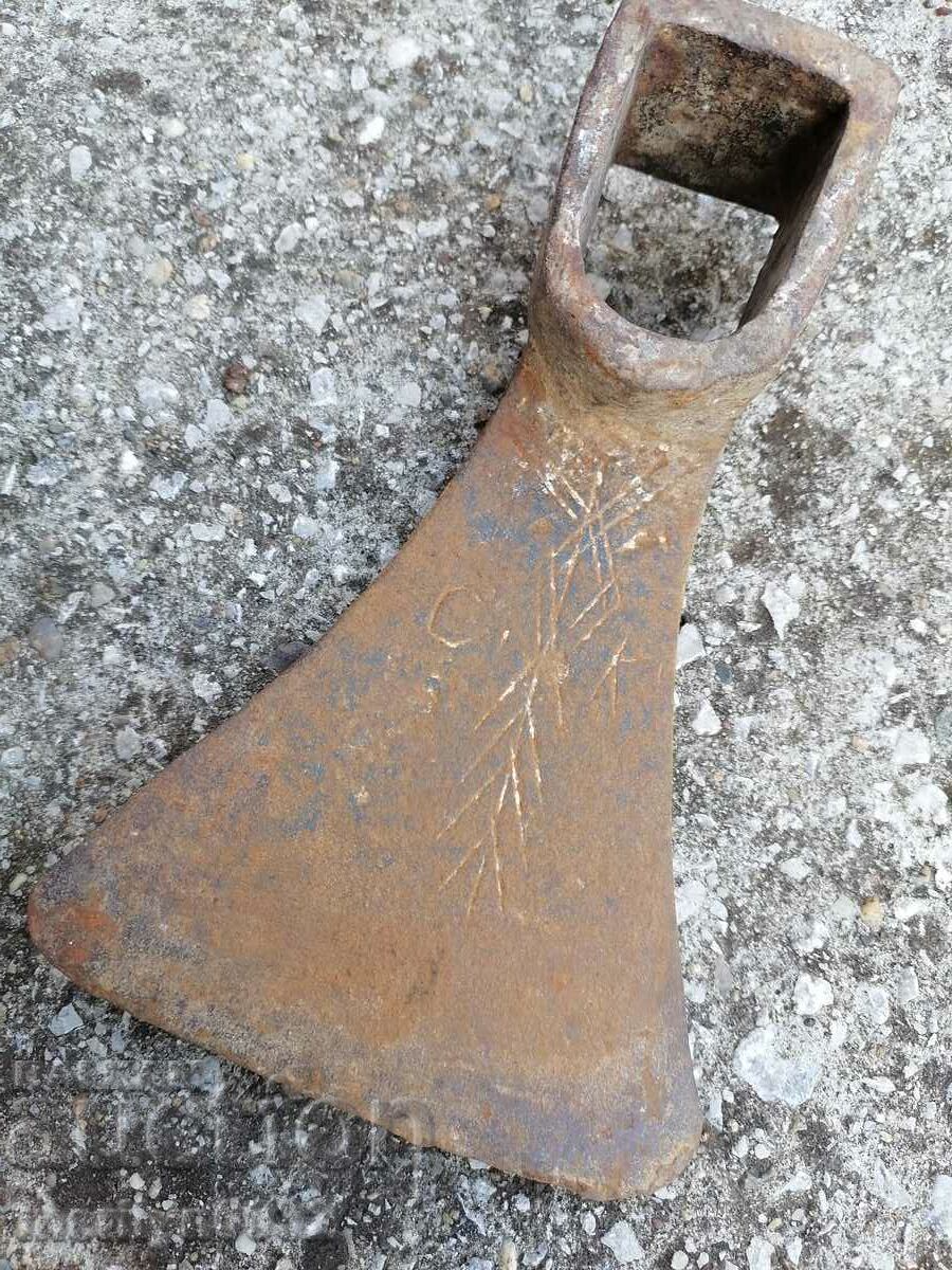 Forged chap, hoe, agricultural instrument, wrought iron with price 39.00 BGN | € 19.94 Forged chap, hoe, agricultural instrument, wrought iron with price 39.00 BGN | € 19.94