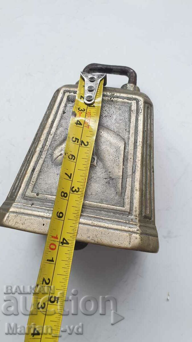 Old English bronze horse bell with price 100.00 BGN | € 51.13 Old English bronze horse bell with price 100.00 BGN | € 51.13