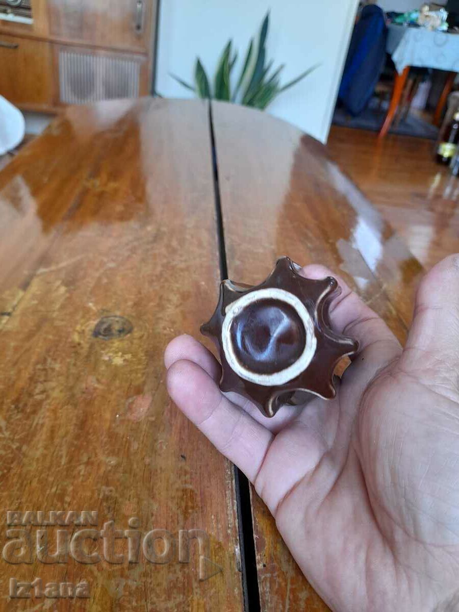 Delivery of Old porcelain antenna insulator Delivery of Old porcelain antenna insulator