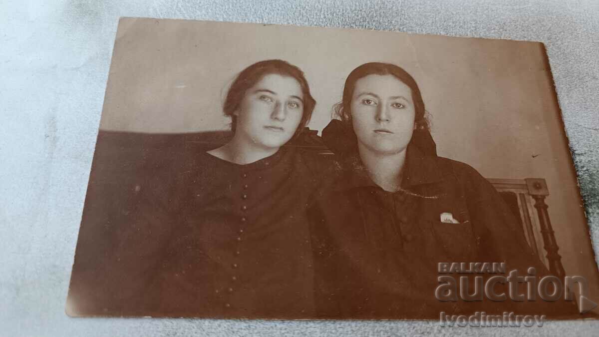 Foto Două fete tinere 1927
