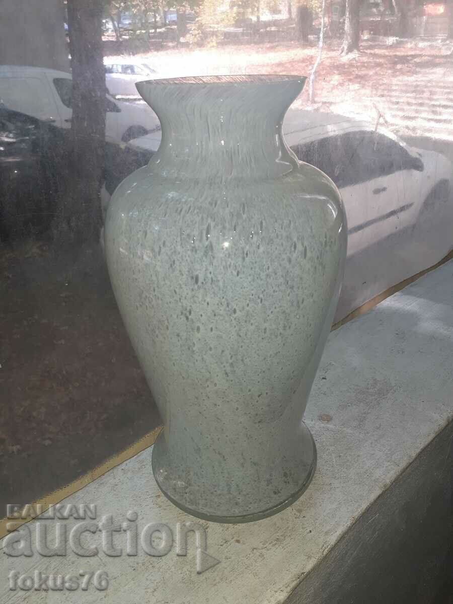 Delivery of A great large glass vase Delivery of A great large glass vase