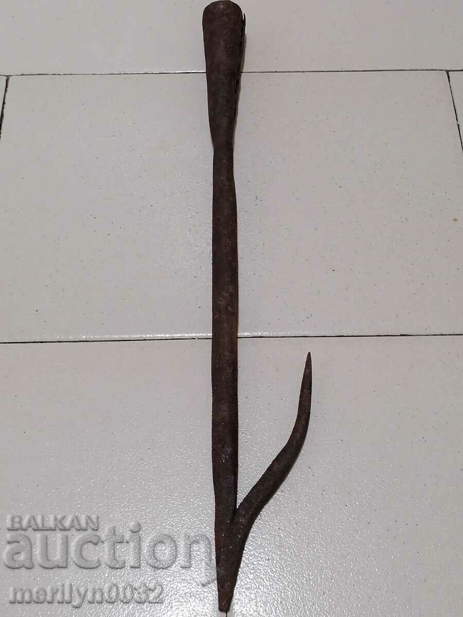 Delivery of Old forged hook, claw, hook, hooks Delivery of Old forged hook, claw, hook, hooks