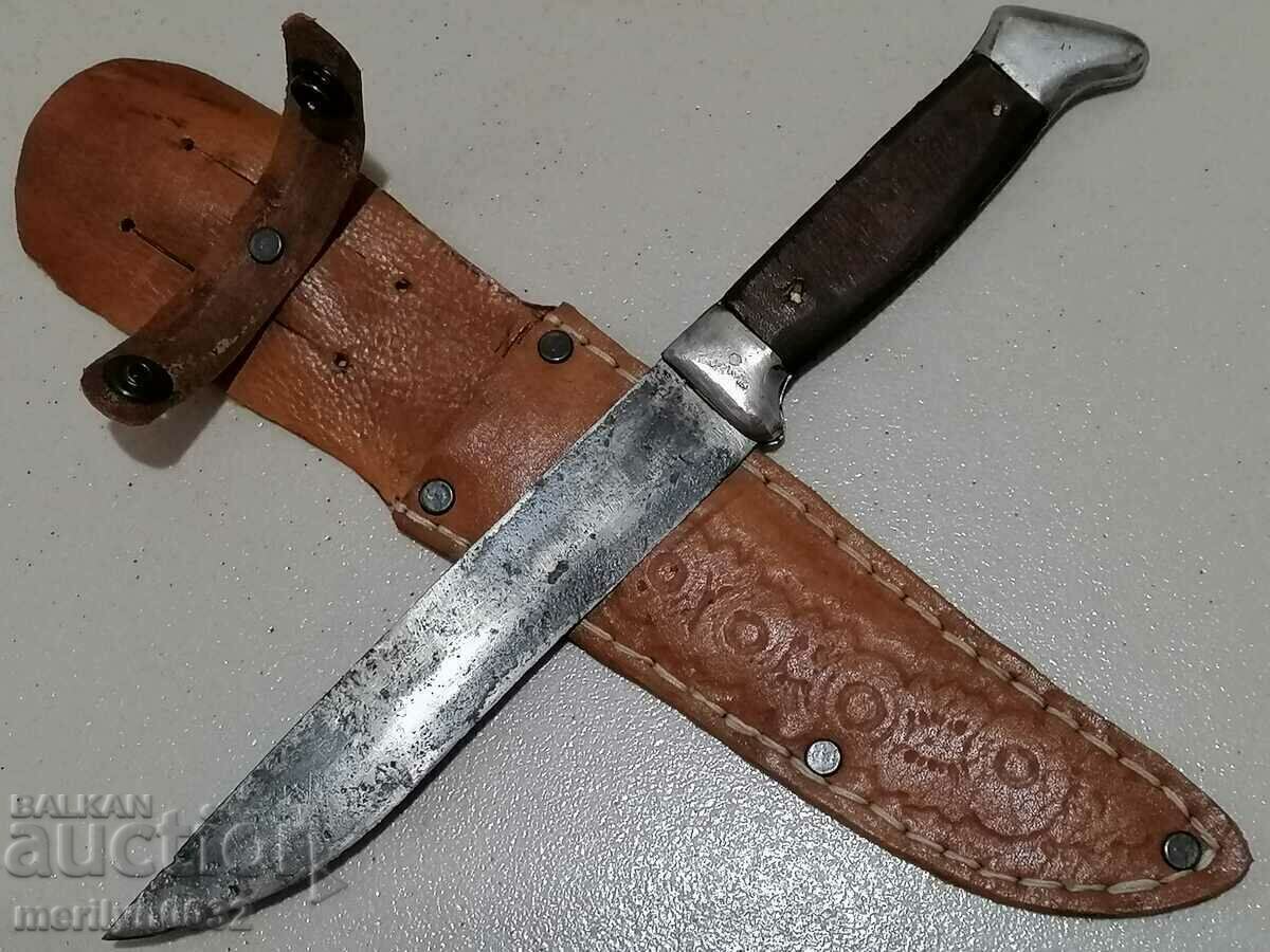Auction An old tourist knife with a dagger blade Auction An old tourist knife with a dagger blade