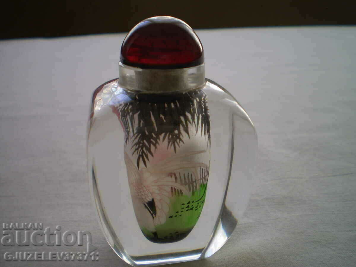 9cm Vintage Painted Glass Snuff Bottle Red Cap with price 790.00 BGN | € 403.92 9cm Vintage Painted Glass Snuff Bottle Red Cap with price 790.00 BGN | € 403.92