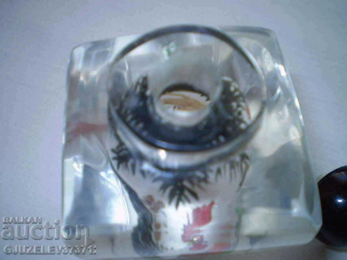 Delivery of 9cm Vintage Painted Glass Snuff Bottle Red Cap Delivery of 9cm Vintage Painted Glass Snuff Bottle Red Cap