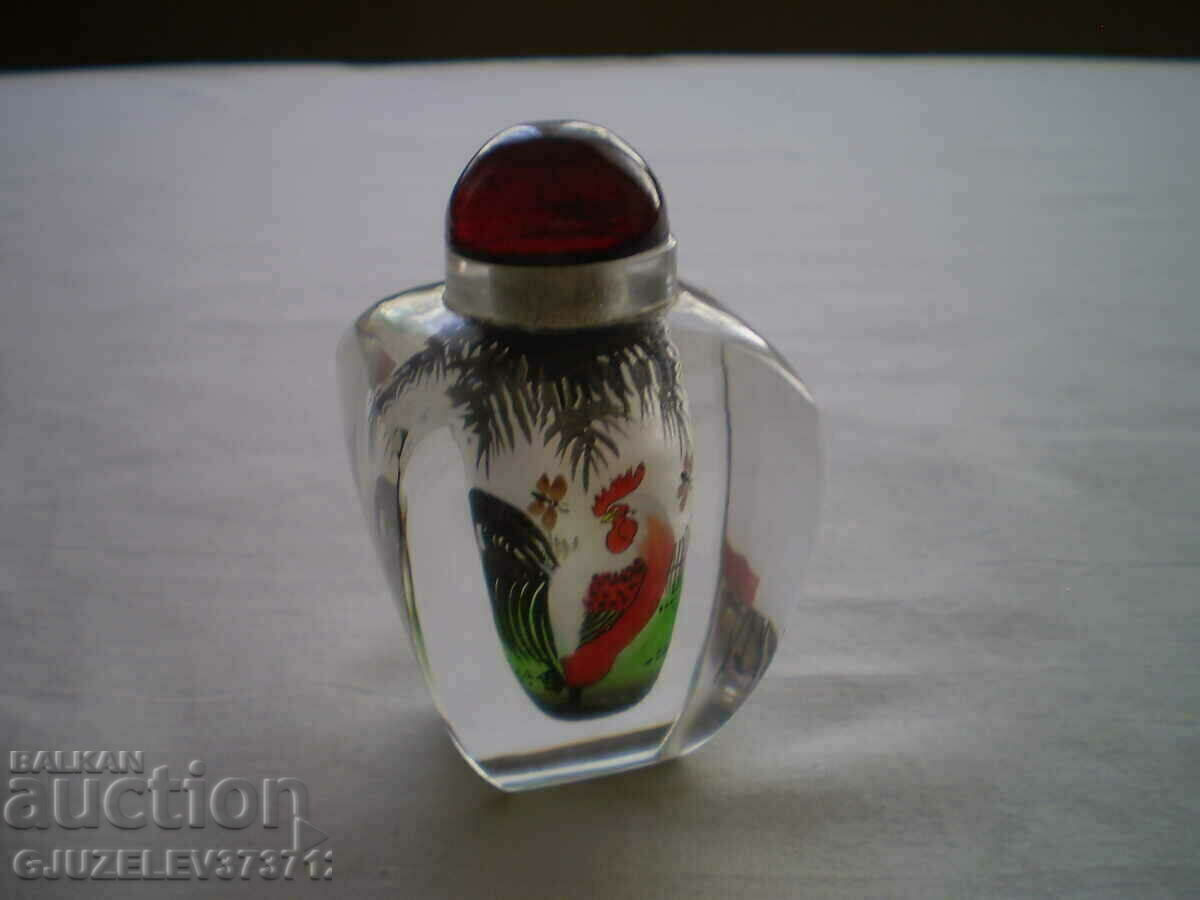 9cm Vintage Painted Glass Snuff Bottle Red Cap - 5 9cm Vintage Painted Glass Snuff Bottle Red Cap - 5
