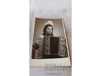 Foto Fata cu acordeon 1959