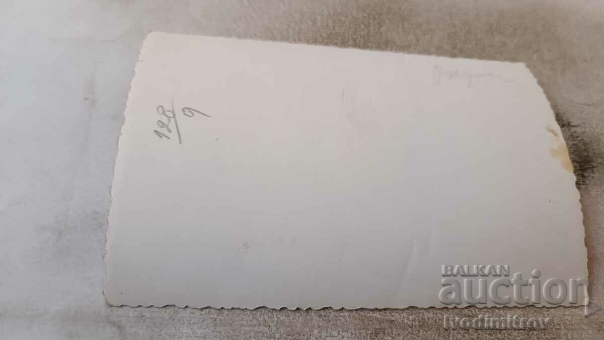 Снимка Деца в детската градина с цена 0.65 лв. | € 0.33 Снимка Деца в детската градина с цена 0.65 лв. | € 0.33