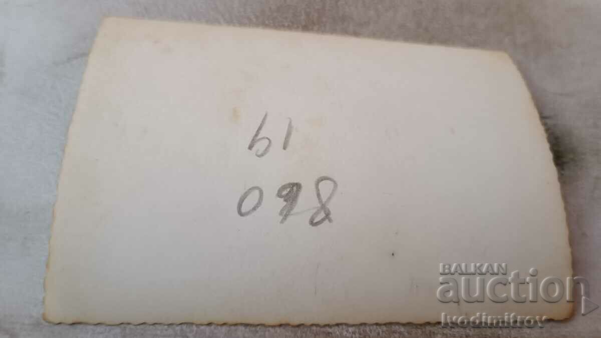 С-ка Мъже и жени пред сграда с портр. на Благоев и Димитров с цена 1.15 лв. | € 0.59 С-ка Мъже и жени пред сграда с портр. на Благоев и Димитров с цена 1.15 лв. | € 0.59