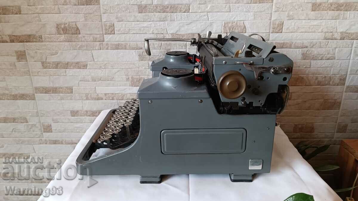 Old typewriter TRIUMPH STANDART 12 - Made in Germany - 5 Old typewriter TRIUMPH STANDART 12 - Made in Germany - 5