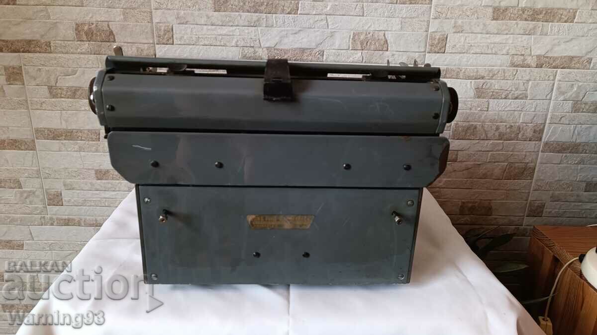 Old typewriter TRIUMPH STANDART 12 - Made in Germany - 6 Old typewriter TRIUMPH STANDART 12 - Made in Germany - 6