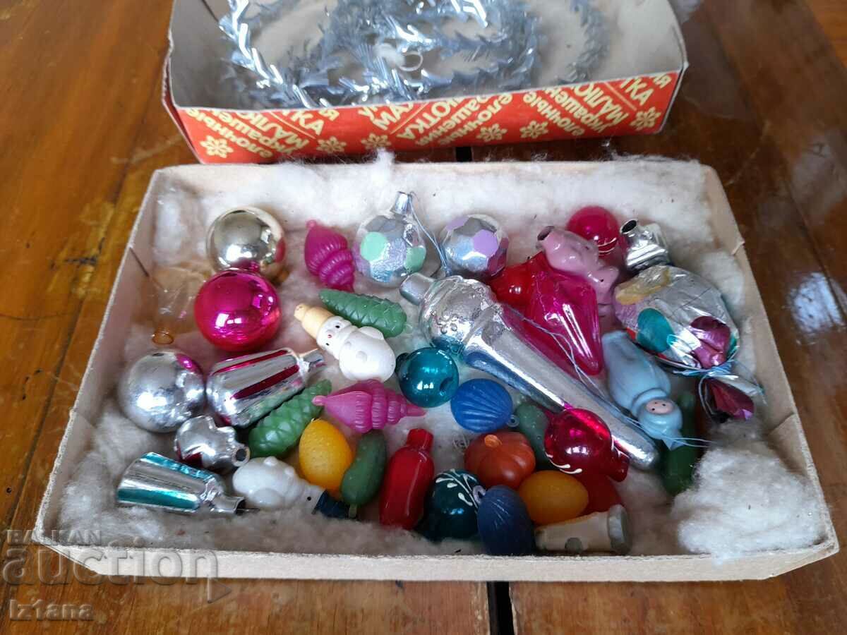 Доставка на Стари украшения за елха Малютка