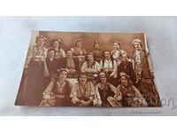 Снимка Кратово Млади жени с народни носии 1937