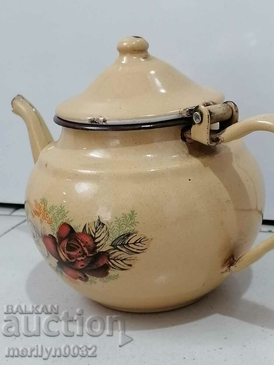 Delivery of Enamelled teapot made of salt container with enamel Delivery of Enamelled teapot made of salt container with enamel