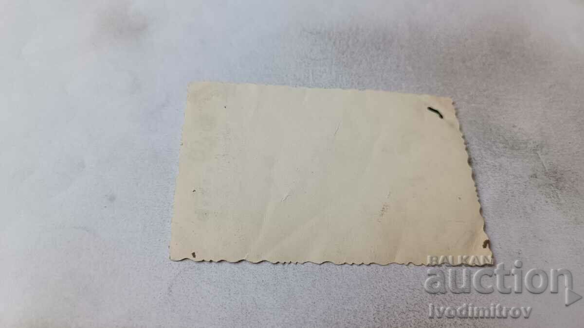 Φωτογραφία Σόφια Τρεις άντρες σε έναν περίπατο με τιμή 2.45 BGN | € 1.25 Φωτογραφία Σόφια Τρεις άντρες σε έναν περίπατο με τιμή 2.45 BGN | € 1.25