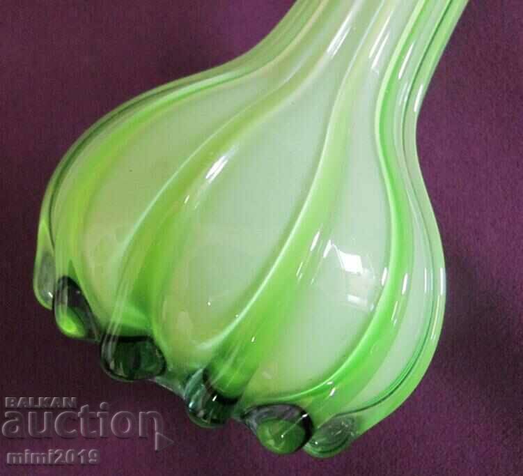 Delivery of Glass Crystal Vase Delivery of Glass Crystal Vase