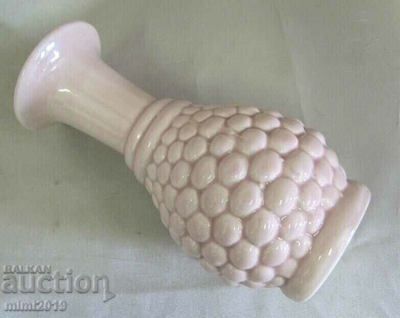 Delivery of Porcelain Vase Delivery of Porcelain Vase