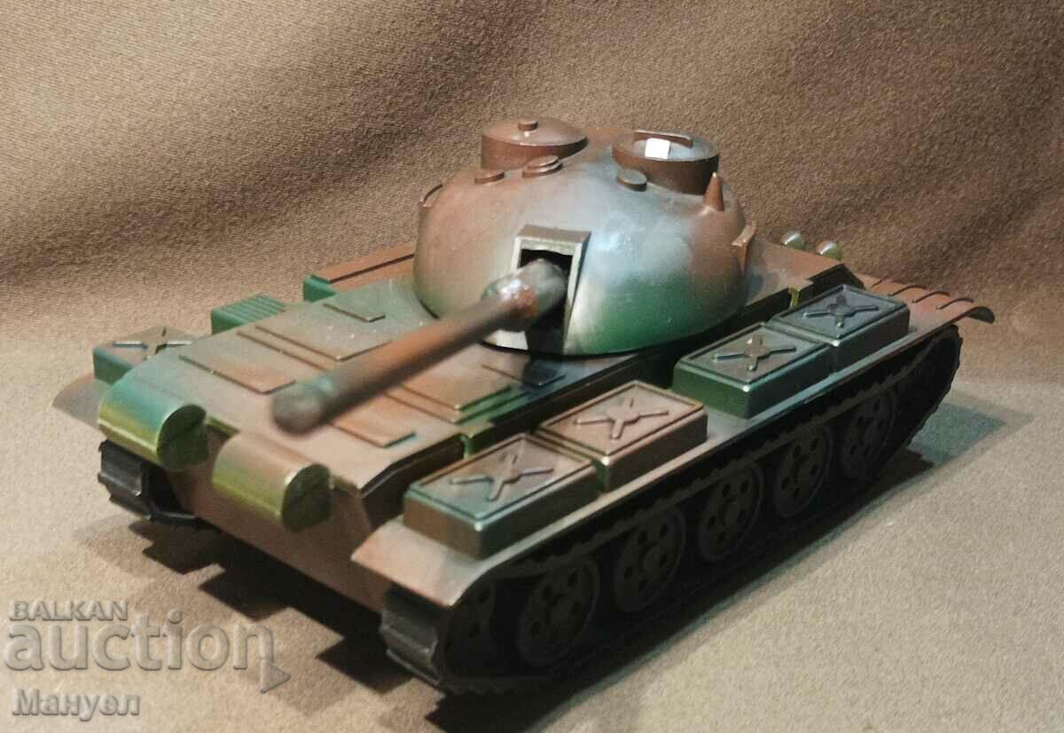 Delivery of Old T-55 tank model. Delivery of Old T-55 tank model.