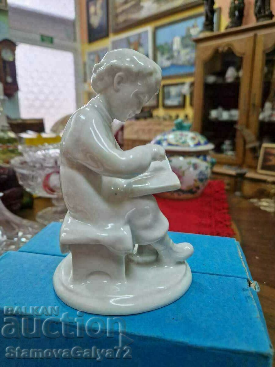 Licitație Figurină antică din porțelan rusesc de colecție LFZ