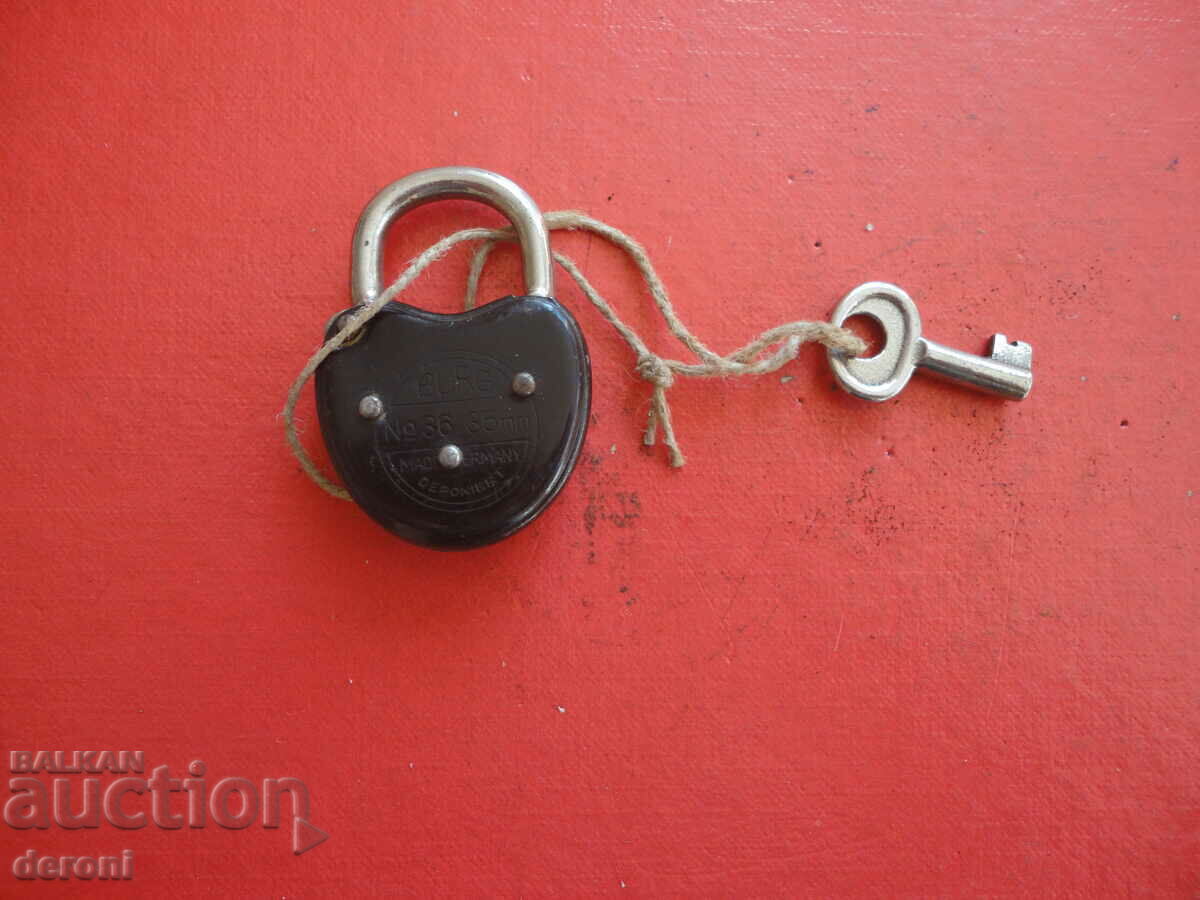 Padlock Burg Deponiere padlock with key - 7