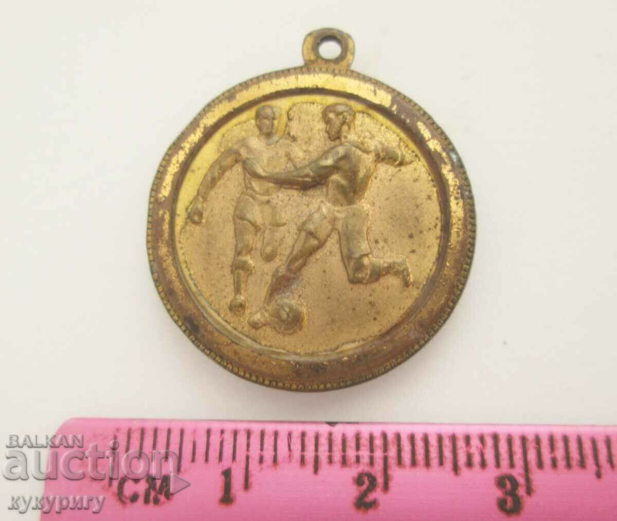 Delivery of Old Italian football medal sign token football Delivery of Old Italian football medal sign token football